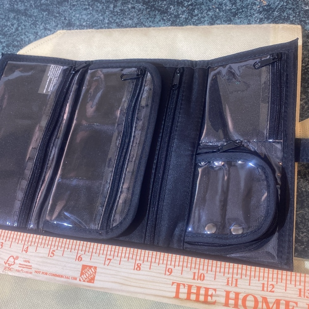 NWOT-Travel Jewelry Case-Polyester w/Rhinestones front, closes w/snap - Picture 15 of 15